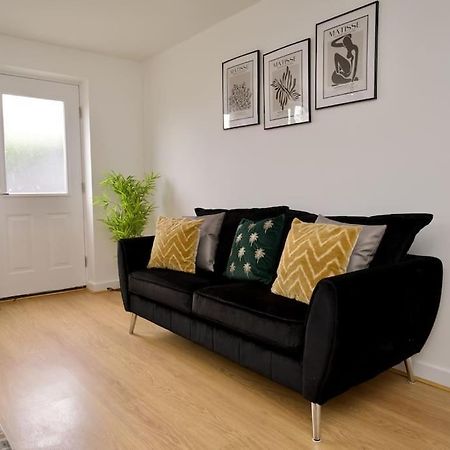 Highley'S Nest - Fully Furnished Gem, Free Private Parking, Sky Tv & Netflix Villa Coventry Eksteriør billede