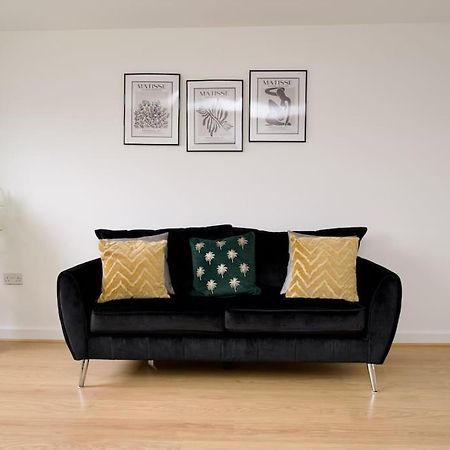 Highley'S Nest - Fully Furnished Gem, Free Private Parking, Sky Tv & Netflix Villa Coventry Eksteriør billede