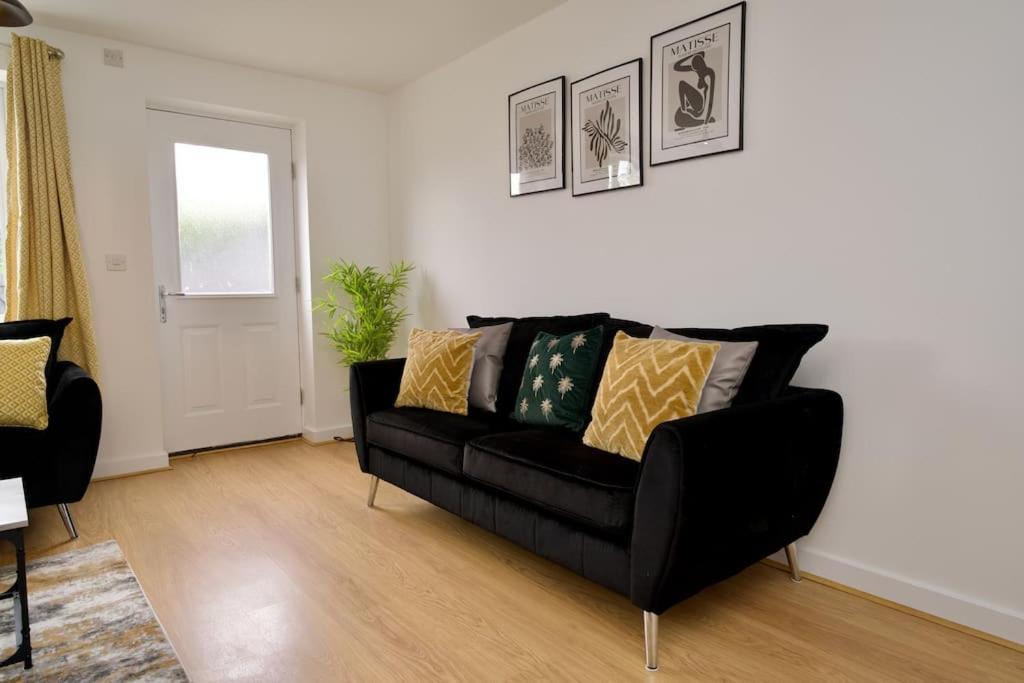 Highley'S Nest - Fully Furnished Gem, Free Private Parking, Sky Tv & Netflix Villa Coventry Eksteriør billede
