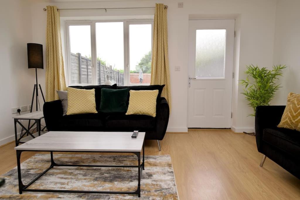 Highley'S Nest - Fully Furnished Gem, Free Private Parking, Sky Tv & Netflix Villa Coventry Eksteriør billede