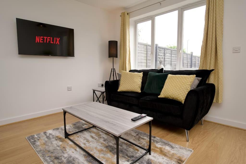 Highley'S Nest - Fully Furnished Gem, Free Private Parking, Sky Tv & Netflix Villa Coventry Eksteriør billede