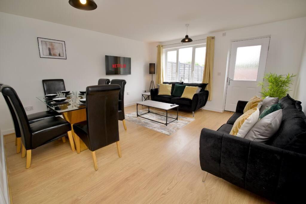 Highley'S Nest - Fully Furnished Gem, Free Private Parking, Sky Tv & Netflix Villa Coventry Eksteriør billede